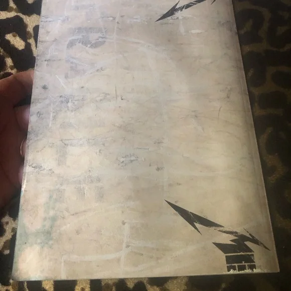 Metallic live shit Binge & purge book great condition - Picture 6 of 8